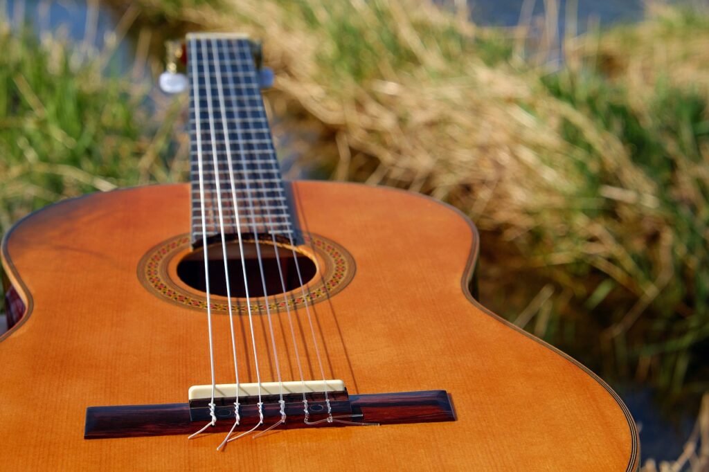 Une guitare acoustique